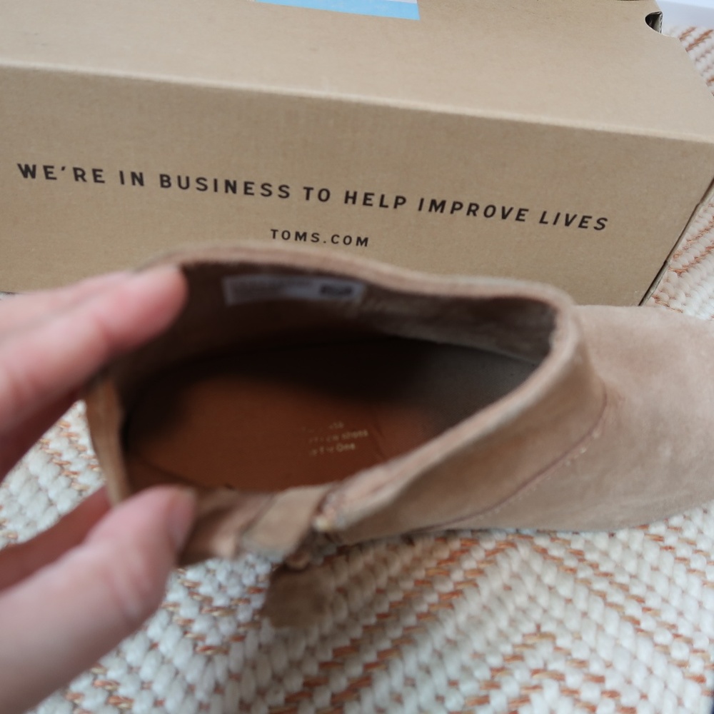 TOMS Leila Toffee Suede Booties Youth Size 6 - Picture 4 of 5